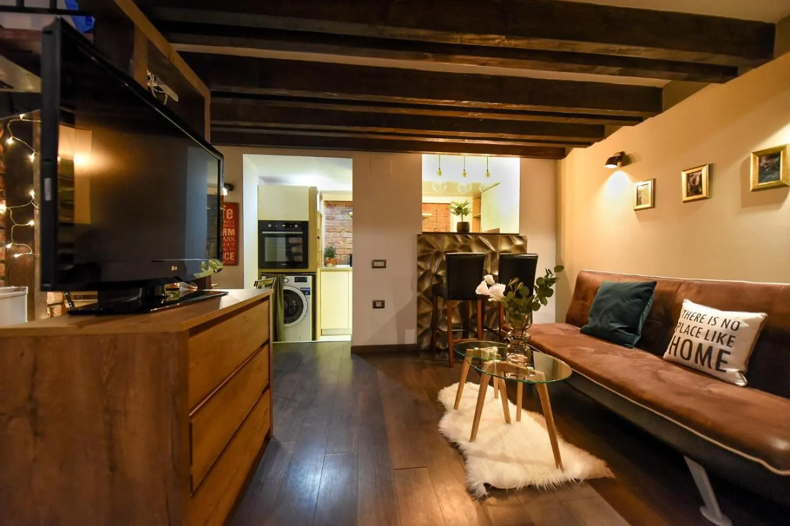 Central Comfort - Duplex-Style Studios On Regina Elisabeta Bucureşti 0*,  România